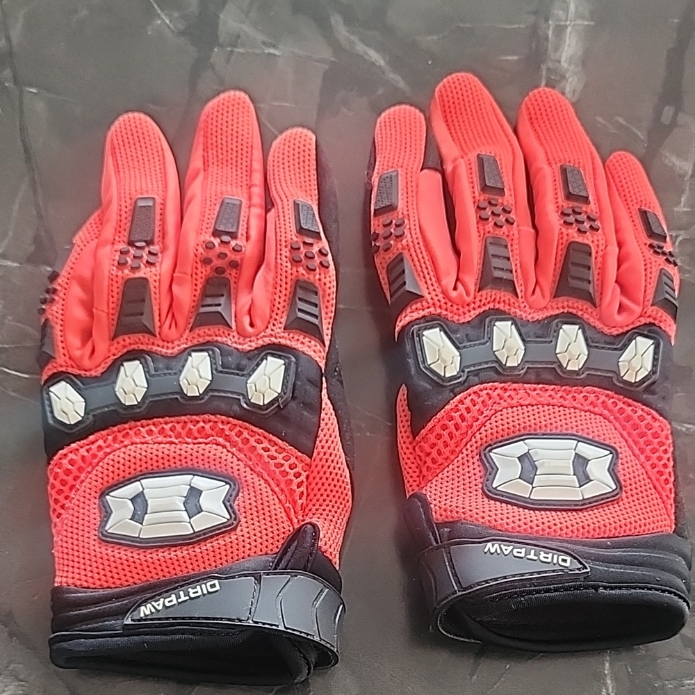 Red and Black Dirtpaw Gloves